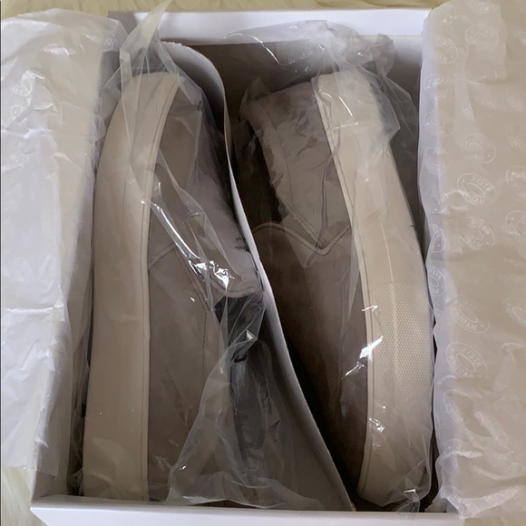 Steve Madden Gills Grey Suede Slip-on Sneaker Size 9.5 New in Box - Picture 11 of 13